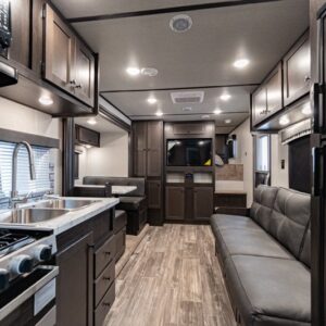 3 horse trailer with living quarters bison ranger rg8316s side load