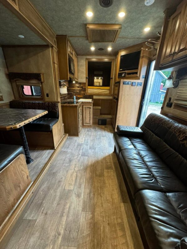 2020 bloomer horse trailers trail boss 5 horse