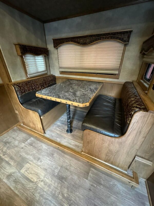 2020 bloomer horse trailers trail boss 5 horse