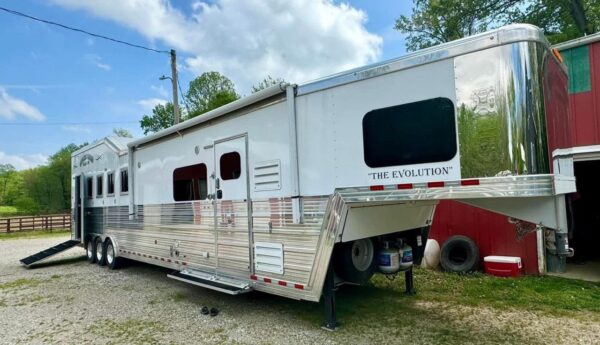 2020 bloomer horse trailers trail boss 5 horse