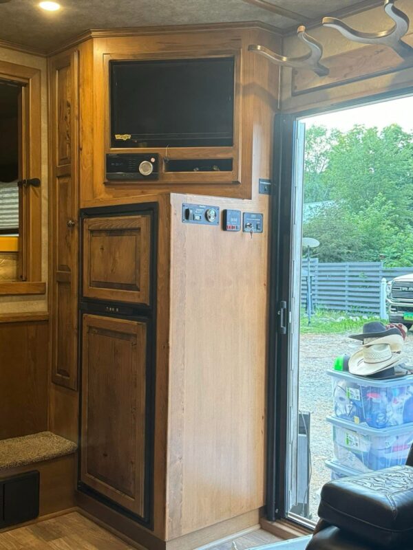 2020 bloomer horse trailers trail boss 5 horse