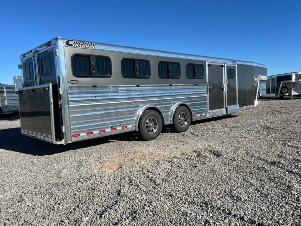 2025 cimarron horse trailers showstar