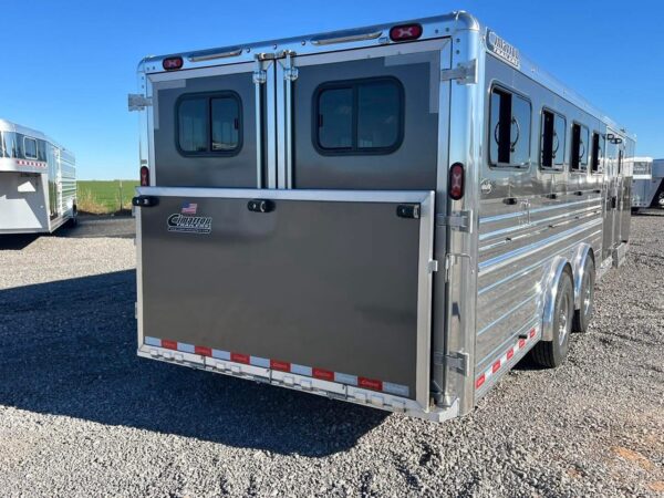 2025 cimarron horse trailers showstar