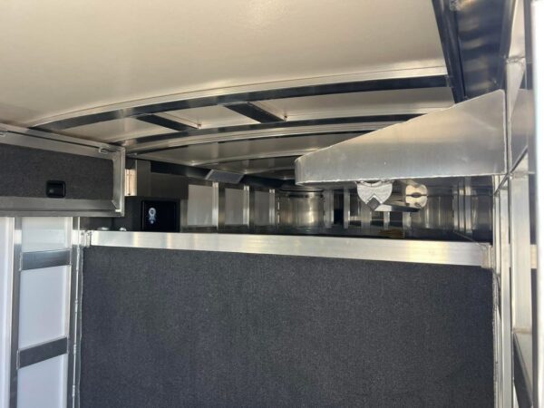 2025 cimarron horse trailers showstar