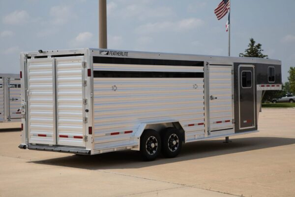 2024 featherlite horse trailers 8413 stock