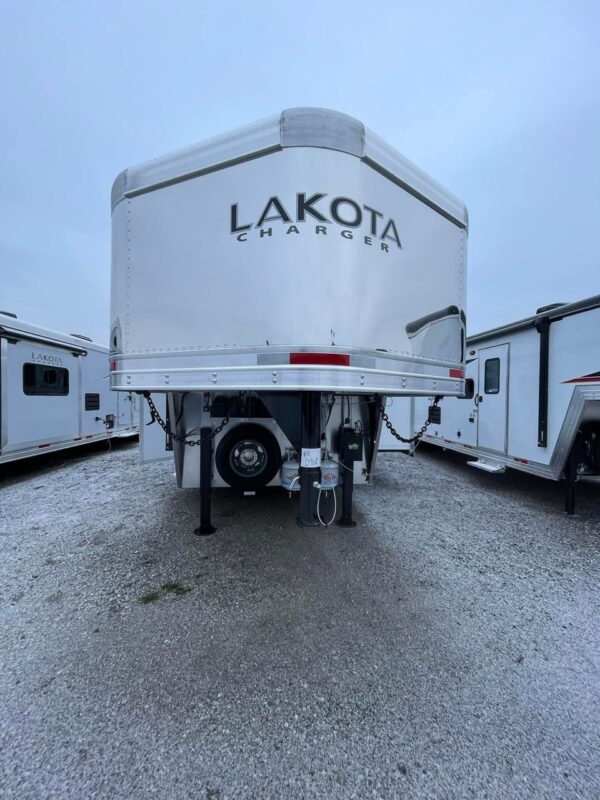 2024 lakota horse trailers 8313 sr charger