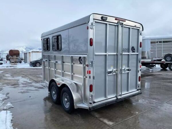2023 maverick horse trailers lite deluxe 2h