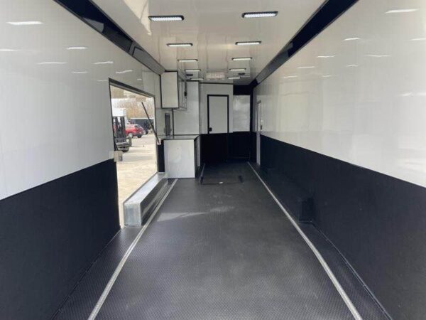 aluminum cargo trailers 2025 united 32' racecar w/bathroom