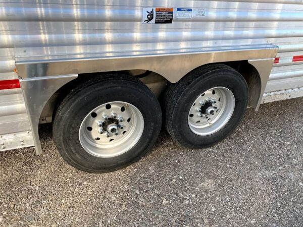 aluminum stock trailers 26'x8'x6'8" cattle hauler