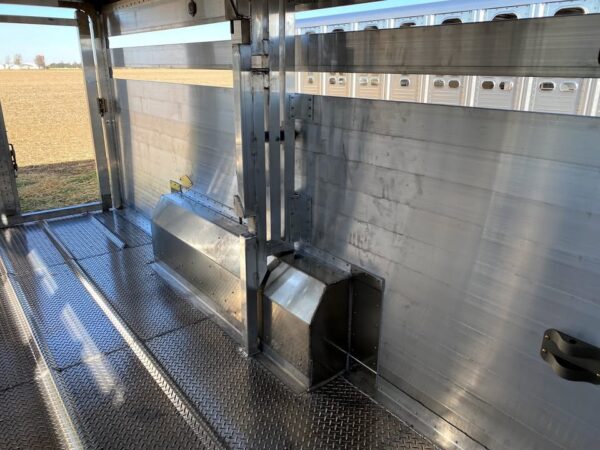 aluminum stock trailers 26'x8'x6'8" cattle hauler