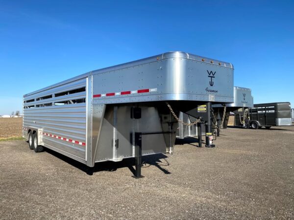aluminum stock trailers 26'x8'x6'8" cattle hauler