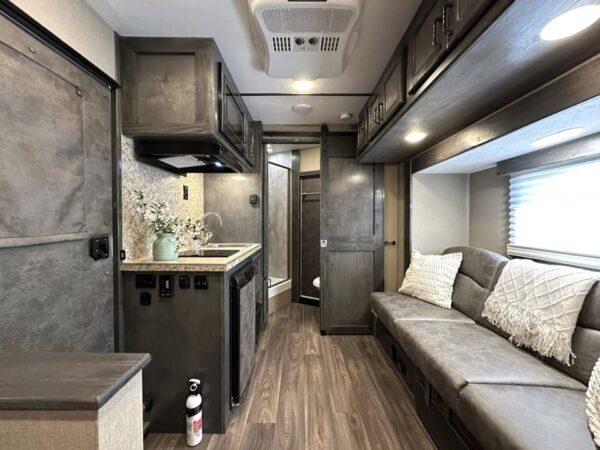 enclosed trailer with living quarters 2025 shadow 2h bumper pull