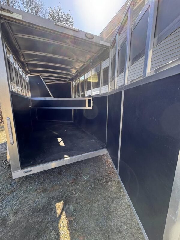 2023 kingdom horse trailers shadow stable mate