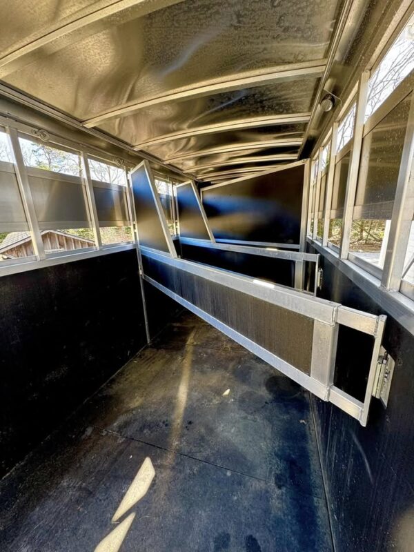 2023 kingdom horse trailers shadow stable mate