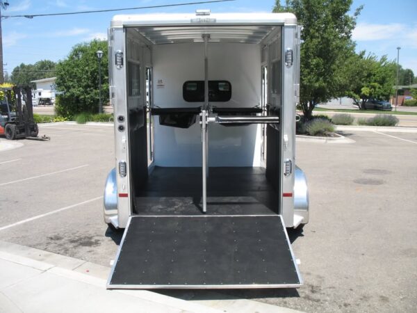 2024 sundowner horse trailers charter se deluxe