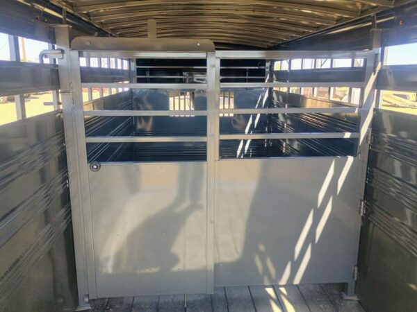 2025 titan livestock trailers 20ft stock trailer