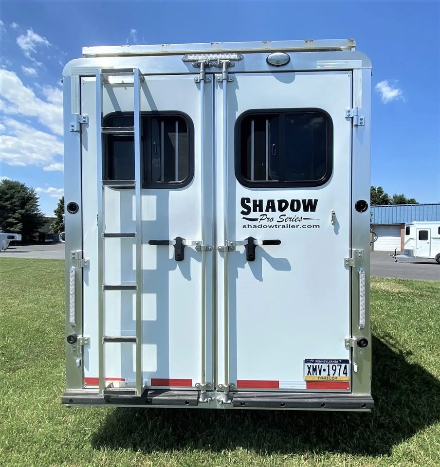 2 horse trailer with living quarters