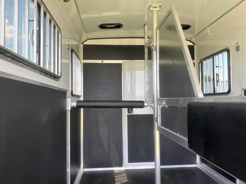 2 Horse Trailer with Living Quarters - Straight Load Custom Built - $55,880 - Image 8