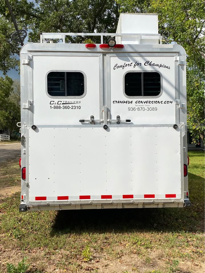 3 Horse Trailers with Living Quarters