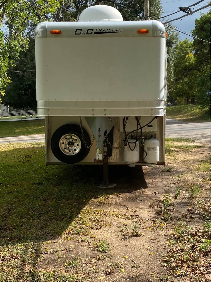 3 Horse Trailers with Living Quarters