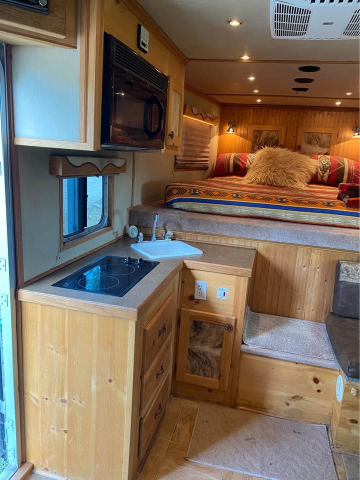 3 Horse Trailers with Living Quarters
