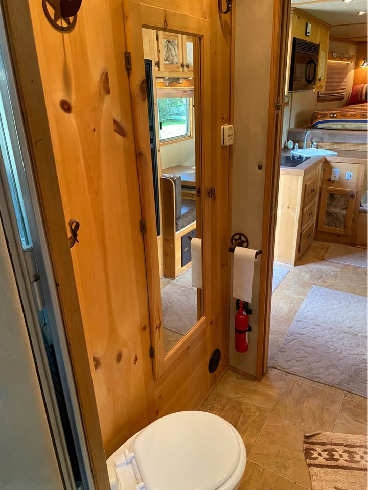 3 Horse Trailers with Living Quarters