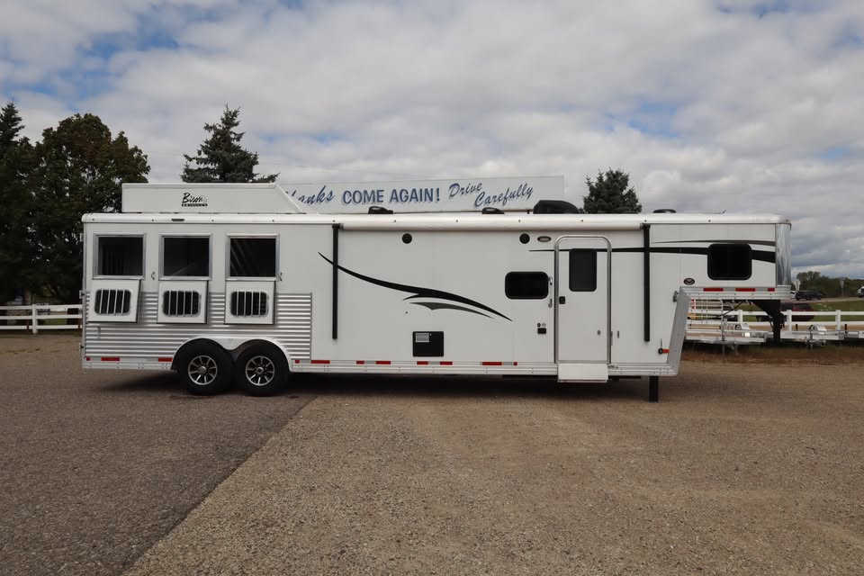 3 horse living quarters horse trailer