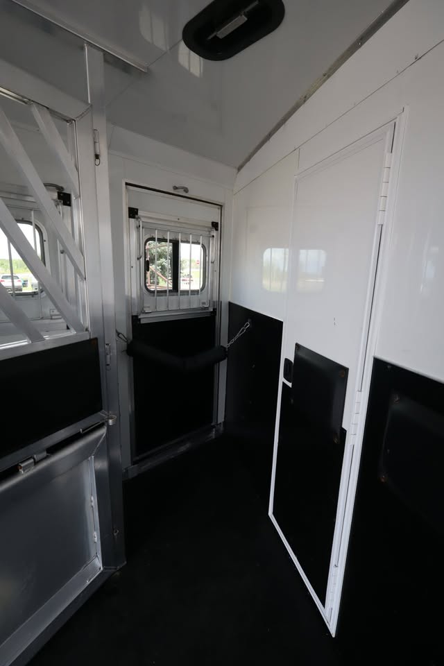 Bison 3 Horse Living Quarters Horse Trailer - 14' LQ with 6' Slide - $39,999 - Image 10