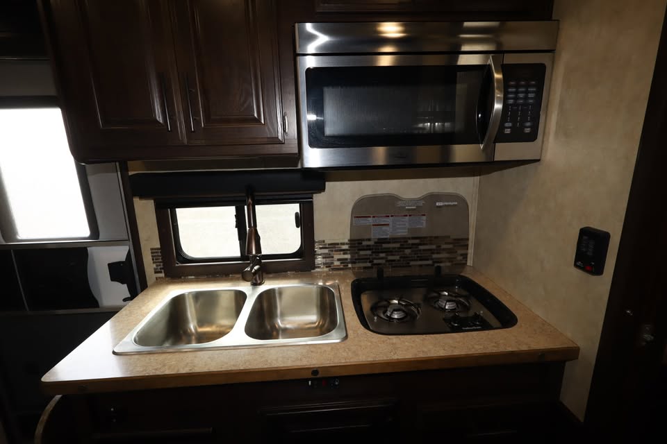 Bison 3 Horse Living Quarters Horse Trailer - 14' LQ with 6' Slide - $39,999 - Image 14