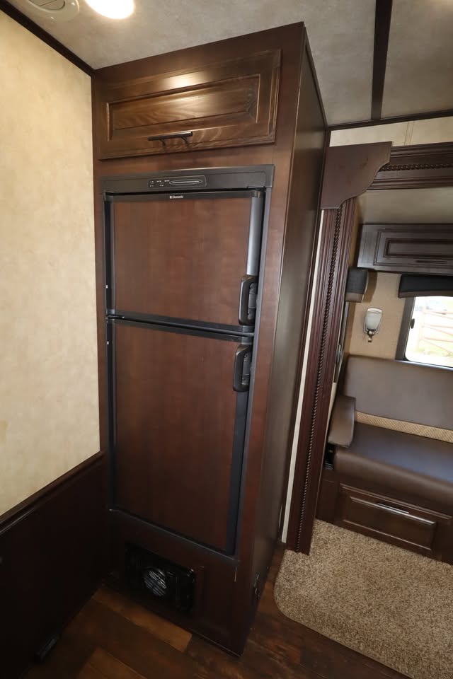 Bison 3 Horse Living Quarters Horse Trailer - 14' LQ with 6' Slide - $39,999 - Image 15