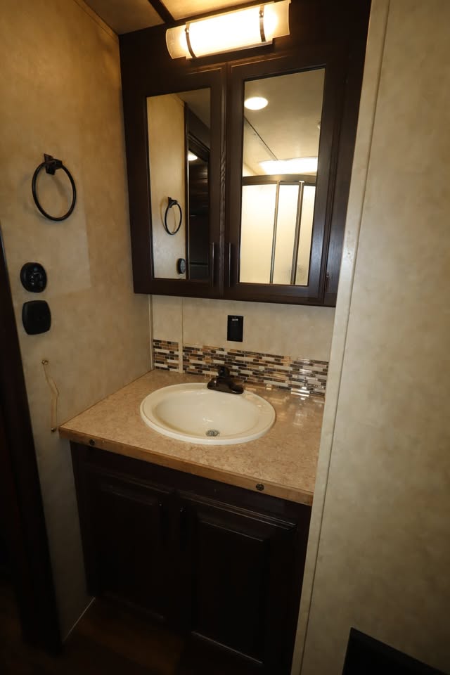 Bison 3 Horse Living Quarters Horse Trailer - 14' LQ with 6' Slide - $39,999 - Image 16