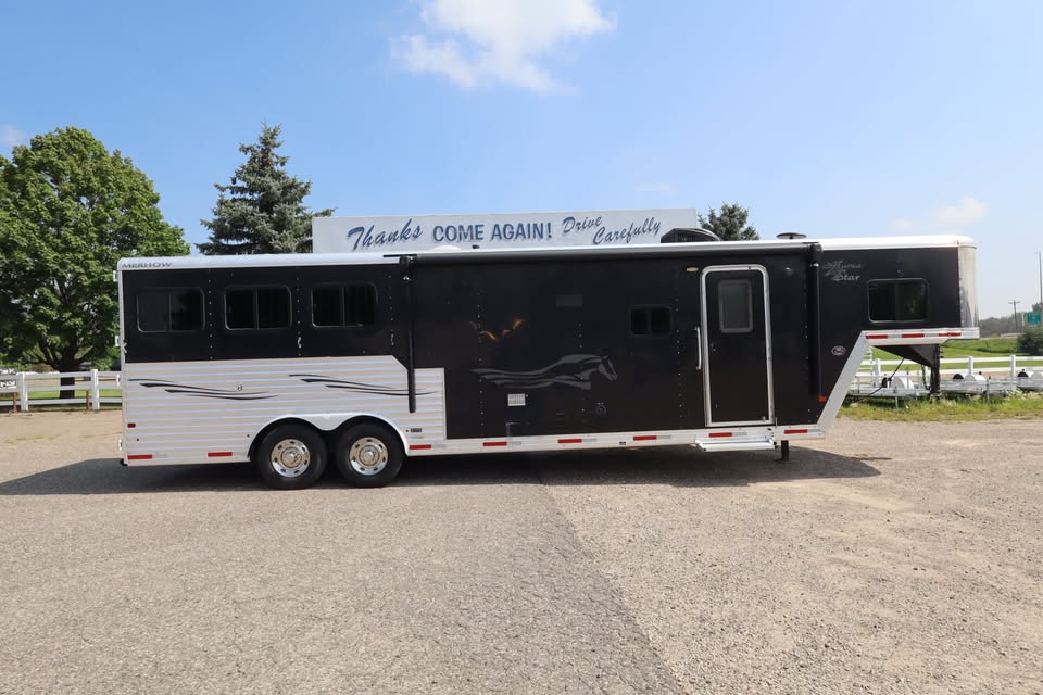 3 horse trailer living quarters