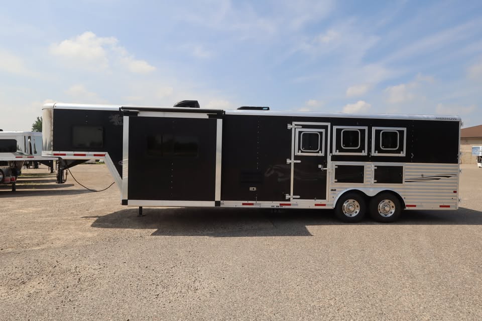 3 horse trailer living quarters