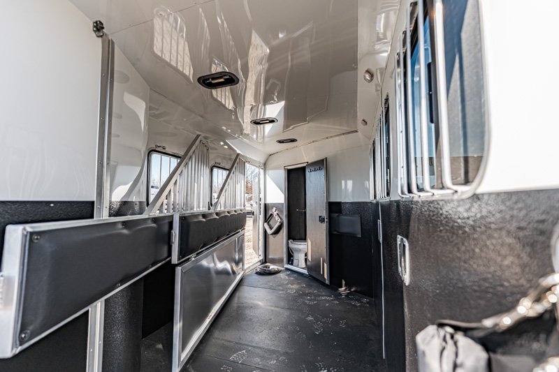 Bison Silverado 3 Horse Trailer with Living Quarters - $50,999 - Image 19