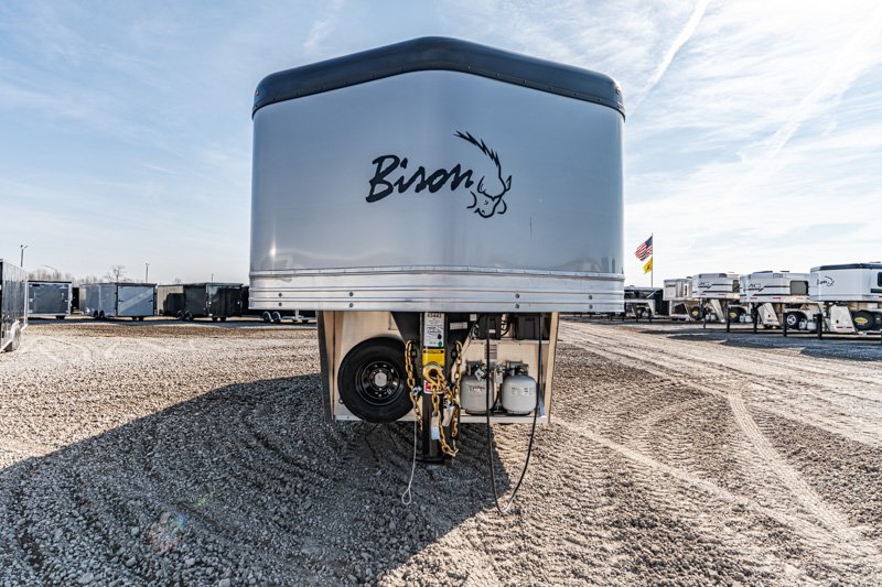 3 horse trailer with living quarters