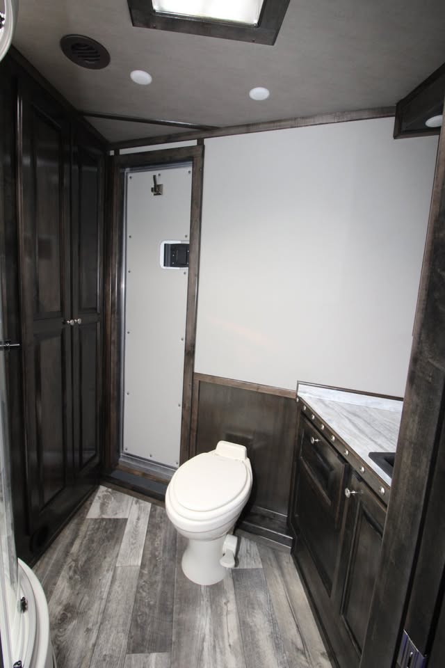 Bloomer Living Quarter Horse Trailers