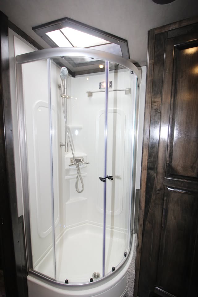 Bloomer Living Quarter Horse Trailers