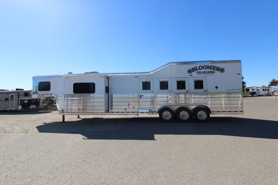 Bloomer Living Quarter Horse Trailers