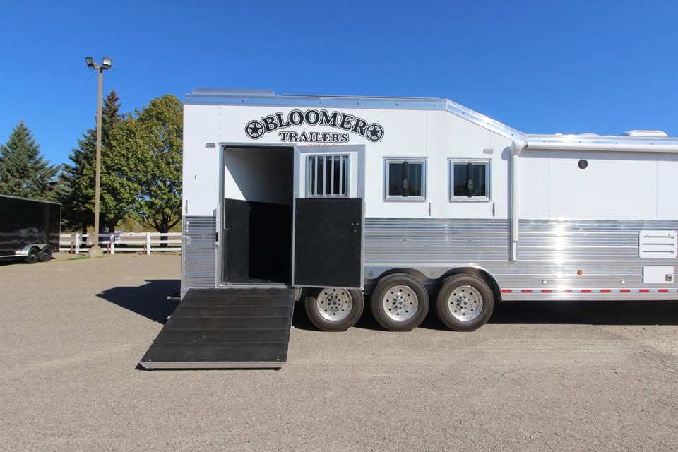 Bloomer Living Quarter Horse Trailers
