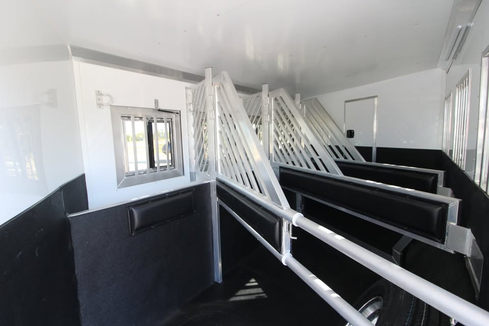 Bloomer Living Quarter Horse Trailers