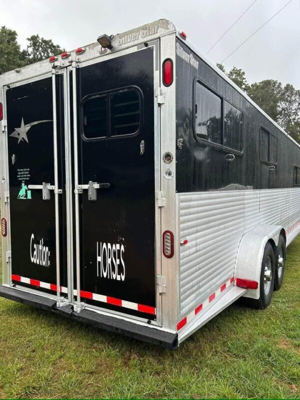 4 Horse Slant Gooseneck Trailers with Oversized Dressing Room - $17,950 - Image 11