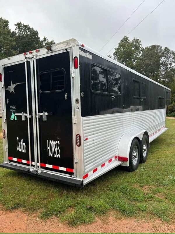 4 Horse Slant Gooseneck Trailers with Oversized Dressing Room - $17,950 - Image 12