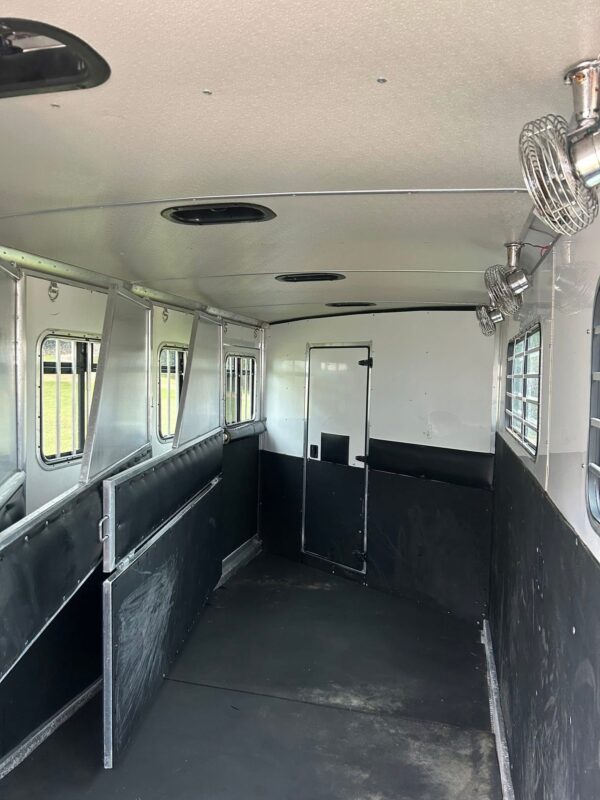 4 Horse Slant Gooseneck Trailers with Oversized Dressing Room - $17,950 - Image 15