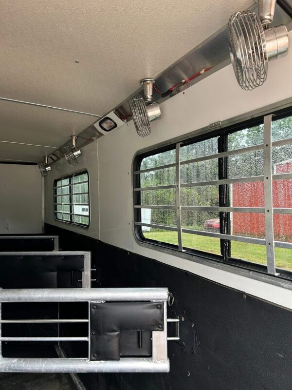 4 Horse Slant Gooseneck Trailers with Oversized Dressing Room - $17,950 - Image 17