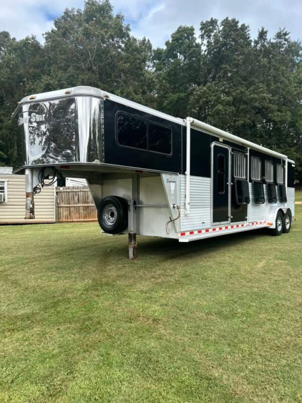 4 Horse Slant Gooseneck Trailers with Oversized Dressing Room - $17,950 - Image 2