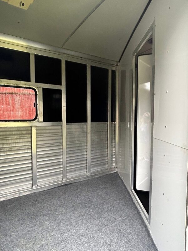 4 Horse Slant Gooseneck Trailers with Oversized Dressing Room - $17,950 - Image 22
