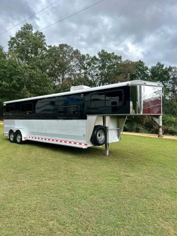 4 Horse Slant Gooseneck Trailers with Oversized Dressing Room - $17,950 - Image 3
