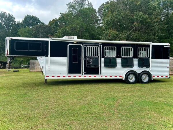 4 Horse Slant Gooseneck Trailers with Oversized Dressing Room - $17,950 - Image 5