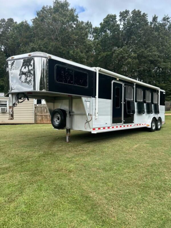 4 Horse Slant Gooseneck Trailers with Oversized Dressing Room - $17,950 - Image 8