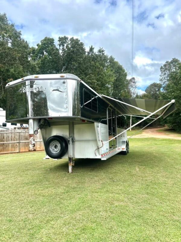 4 Horse Slant Gooseneck Trailers with Oversized Dressing Room - $17,950 - Image 9